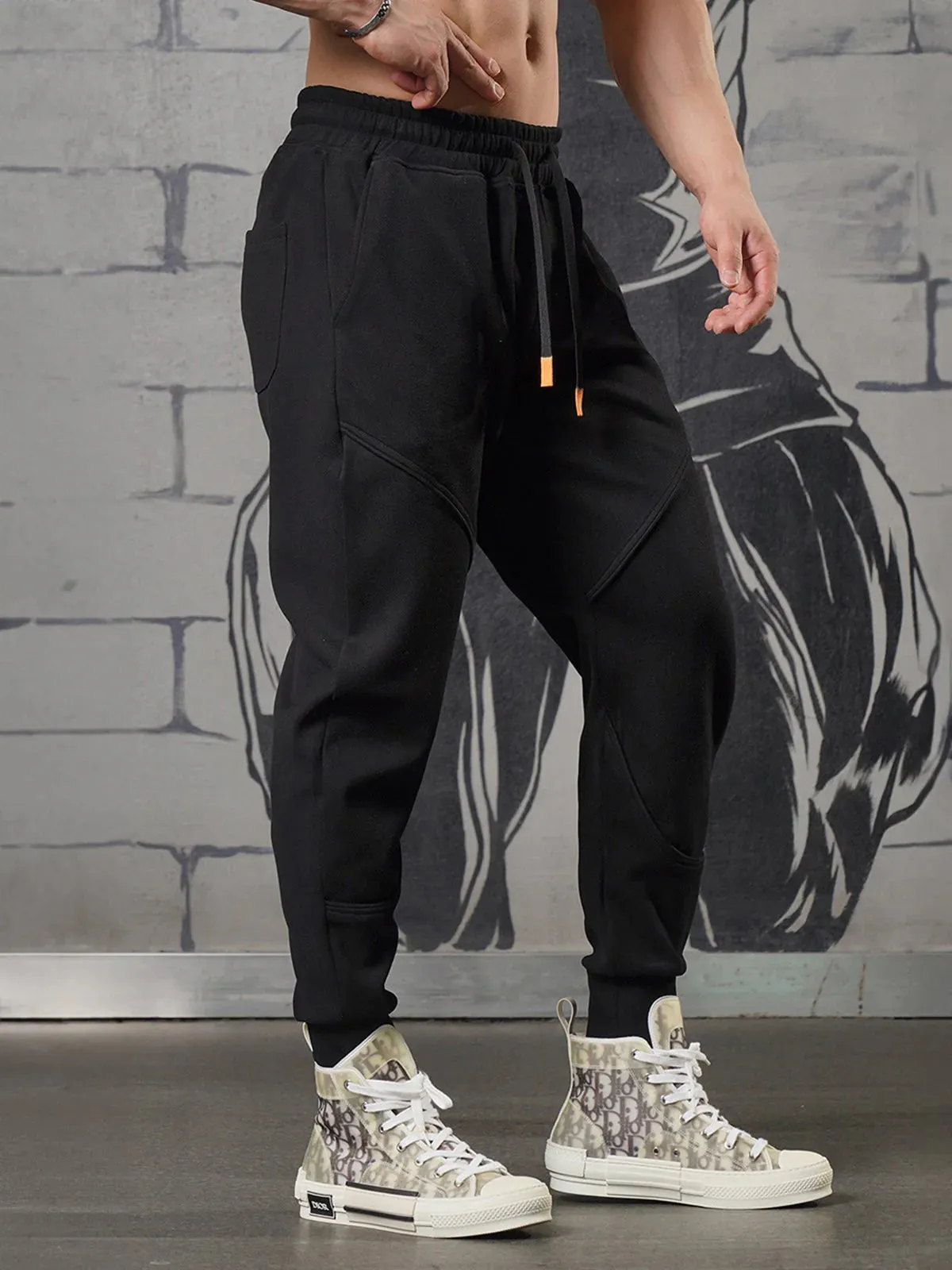 Motion Sweatpants Loose Fit Tapered Jogger